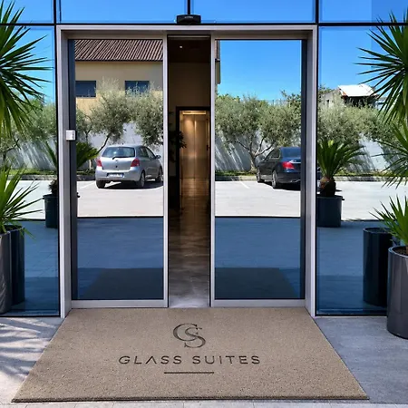 Glass Otel
